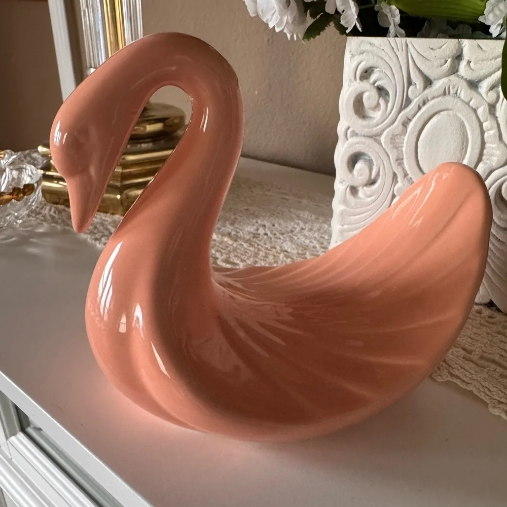 Vintage Peach Ceramic‎ Swan